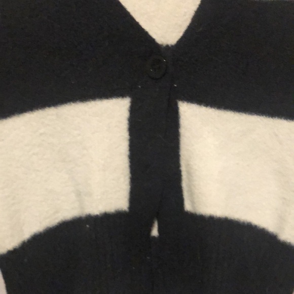 Forever 21 size small black and white stripped crop top button up - Picture 2 of 3